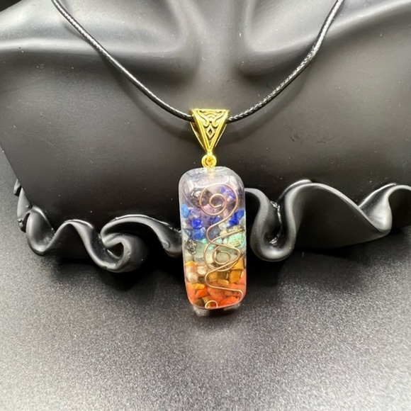 7 Chakra Necklace Handmade Healing Pendant Crystal Necklace - Picture 1 of 4